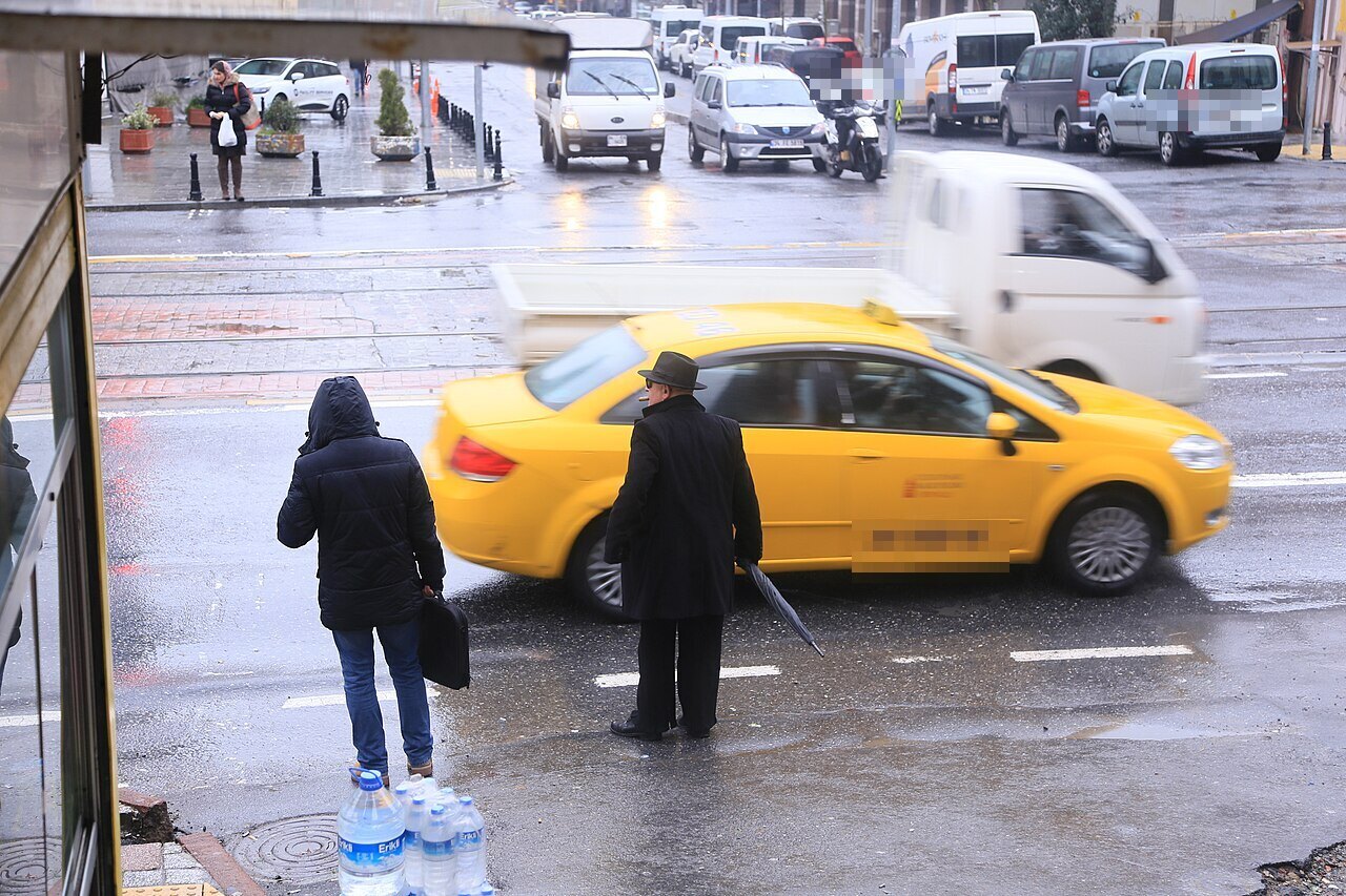 Piri Taksi Ekspres Araç Ve Sürücü